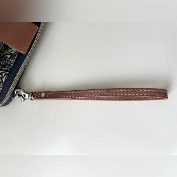 Sakroots Wristlet Wallet - Picture 11 of 12